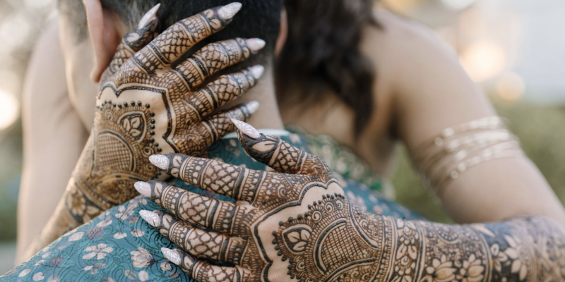 12 Best Wedding Traditions From Around the World