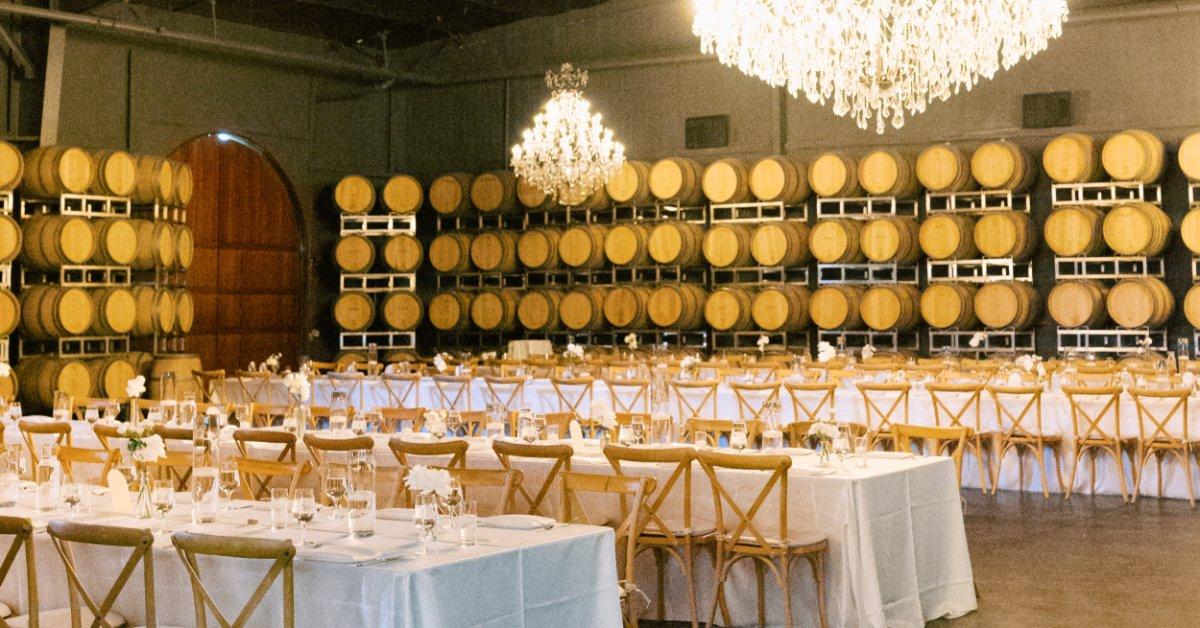 Indoor vs. Outdoor Wine Tasting: Which Is Better?